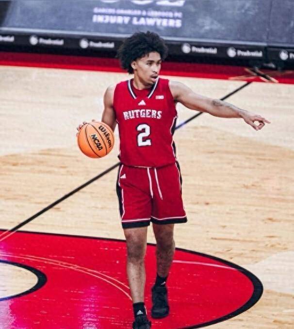爱游戏体育-五冠王之子，NBA选秀大会上被圣安东尼奥马刺以榜眼签隆重选中